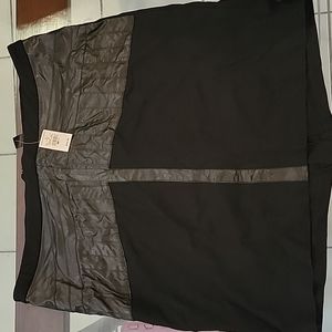 Aahley Stewart black skirt size 24